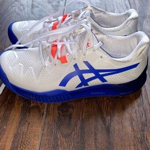 Like New Asics Gel Resolution size 7.5
